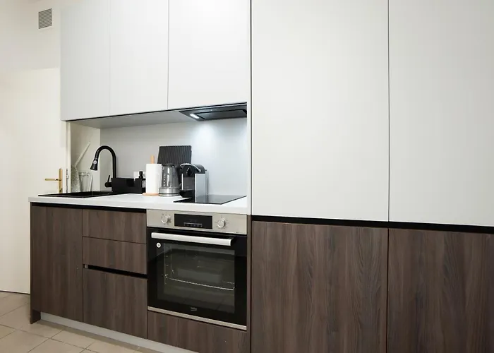 Bright 1br With A Queen-size Bed *