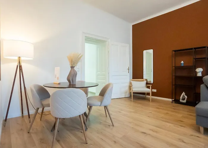 Bright 1br With A Queen-size Bed Apartament *